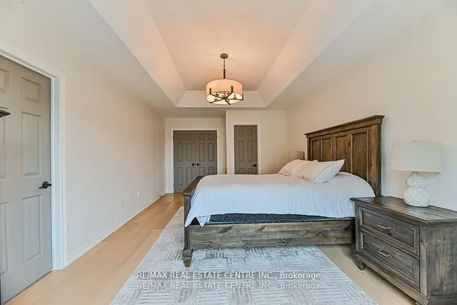 Additional image 20 of 2498 Longridge Cres