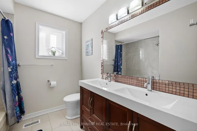 Additional image 34 of 19 Earl Grey Cres