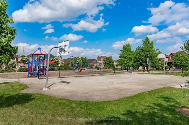 Additional image 28 of 1370 Main St Unit 409