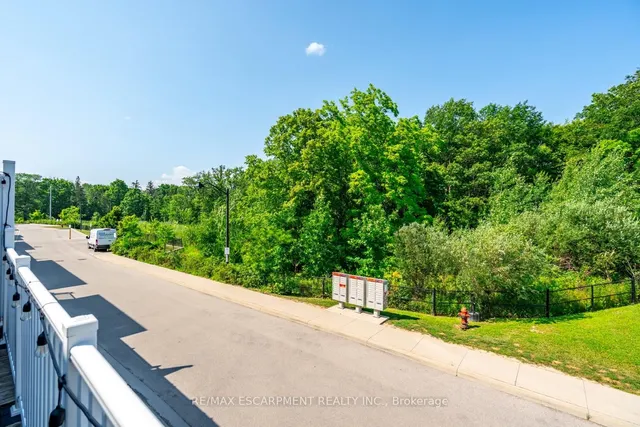 Additional image 39 of 230 Avonsyde Blvd Unit 15