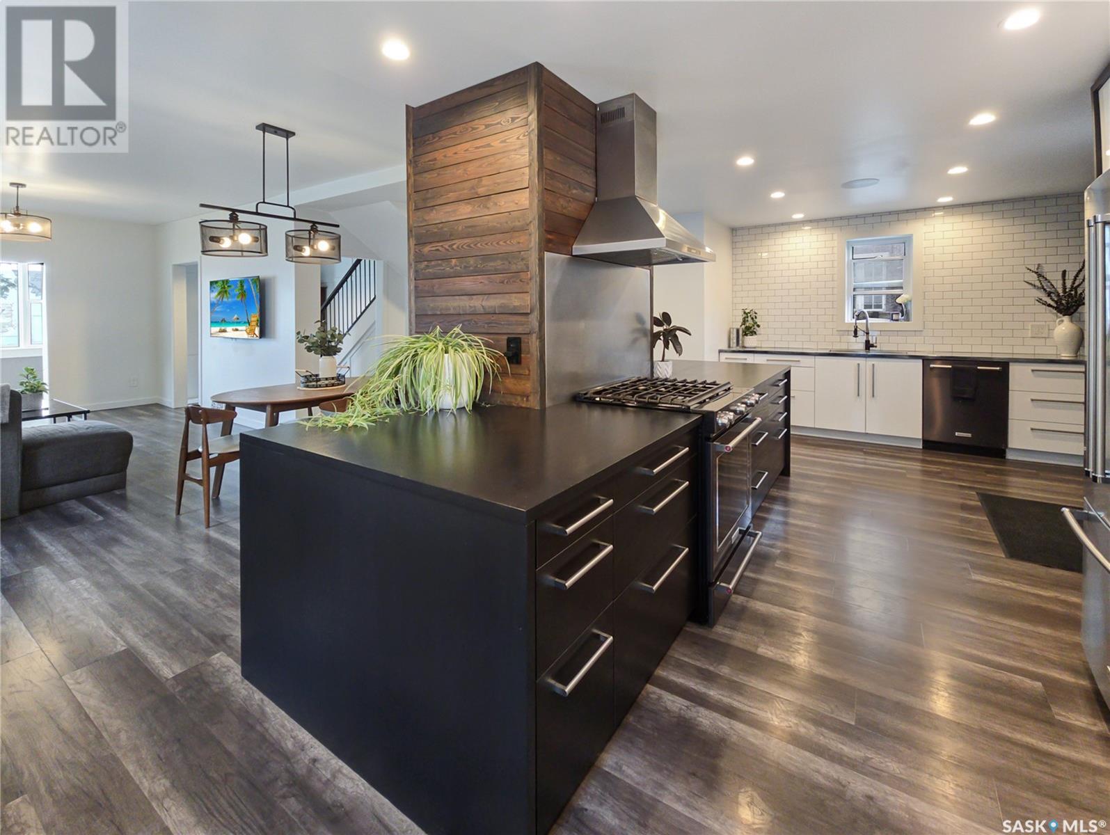 Primary image of 227 H AVENUE S|Saskatoon, Saskatchewan S7M1W1