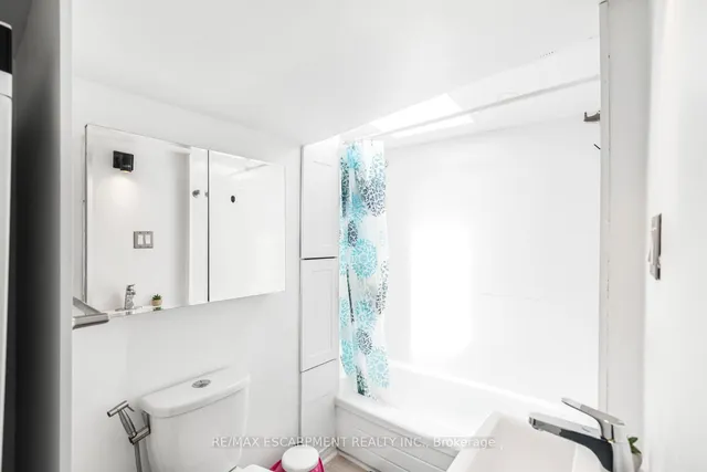 Additional image 20 of 167 TOLTON Ave