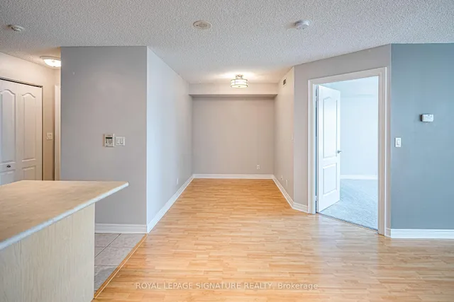 Additional image 5 of 212 Eglinton Ave Unit 402