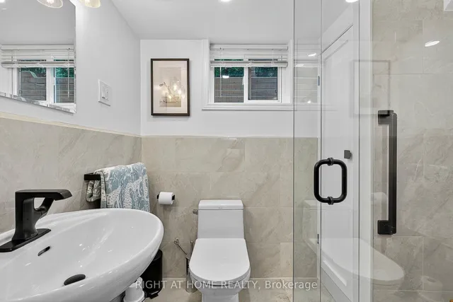 Additional image 32 of 55 Midland Ave