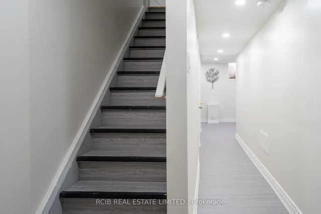 Additional image 40 of 33 Sprucewood Rd