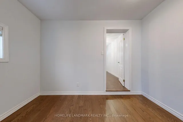 Additional image 11 of 692 Gerrard St