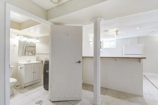 Additional image 39 of 1225 Consort Cres