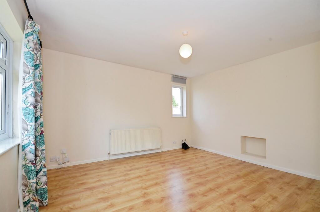 Additional image 7 of Grove Road, Harpenden