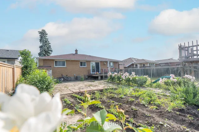 Additional image 39 of 121 Delmar Dr