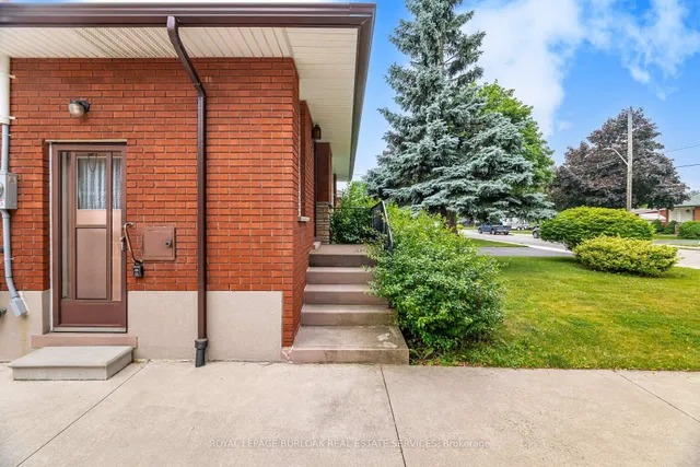 房产图片 5 - 121 Manning Ave