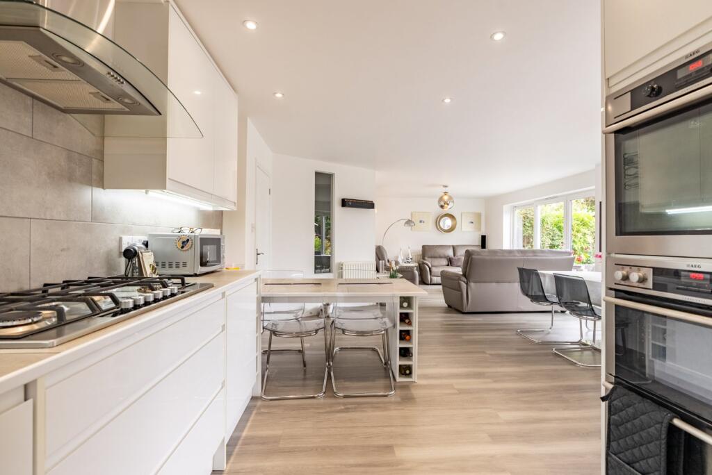 Additional image 4 of Pilgrim Close, Park Street, St. Albans, Hertfordshire, AL2