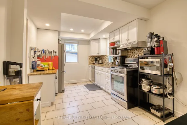 Additional image 12 of 35 Hawthorne Ave