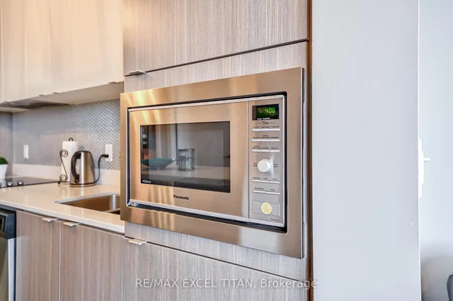 Additional image 17 of 5220 Dundas St Unit D413