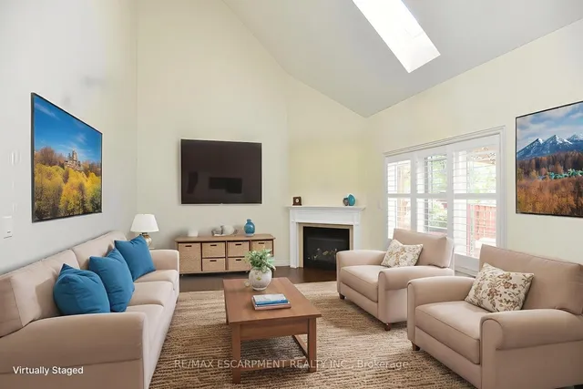 Additional image 5 of 8 Valiant Circ