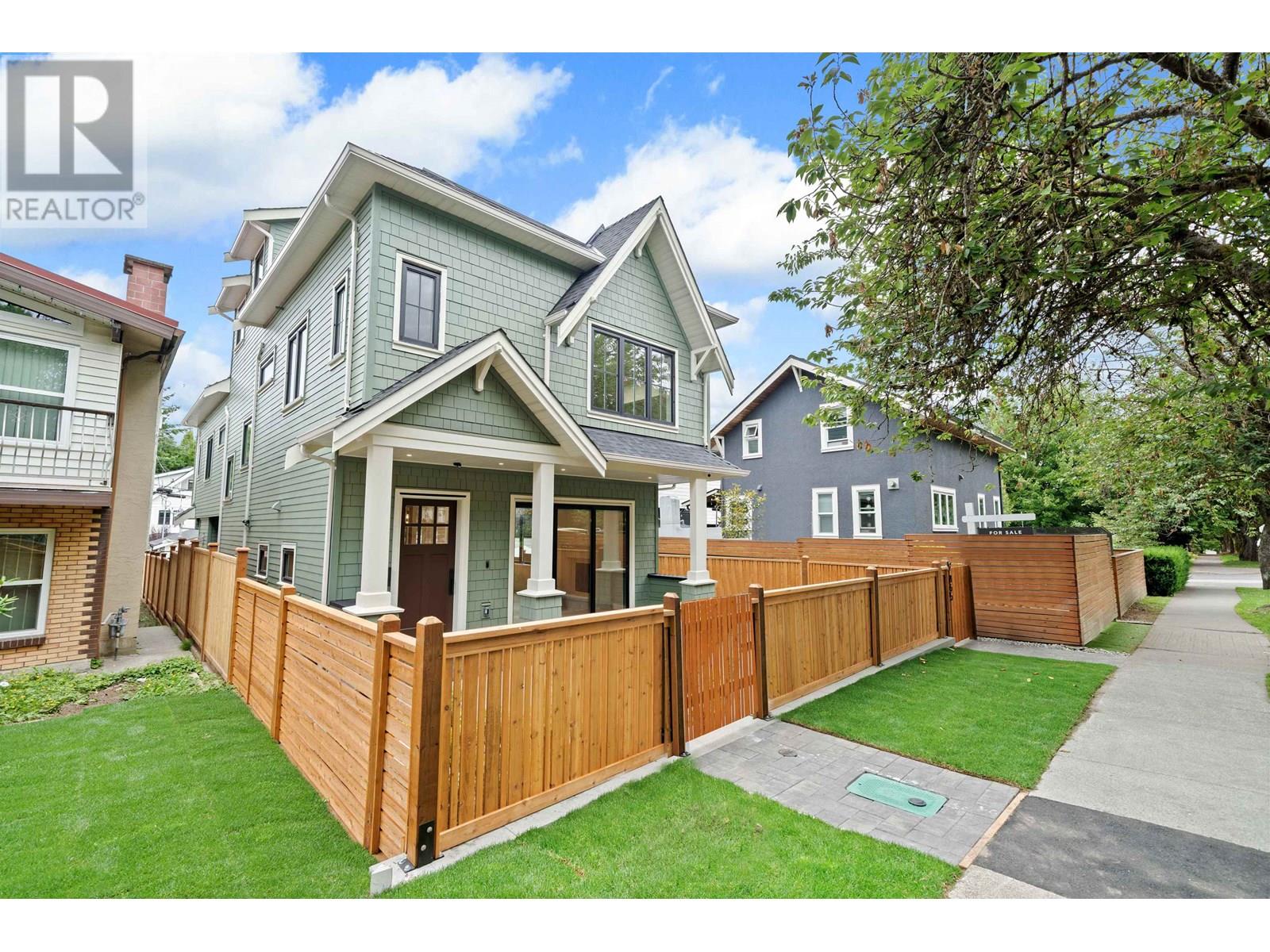 1 865 E 23RD AVENUE|Vancouver, British Columbia V5V1Y3