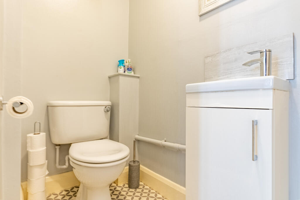 Additional image 9 of Oakwood Drive, St. Albans, Hertfordshire, AL4