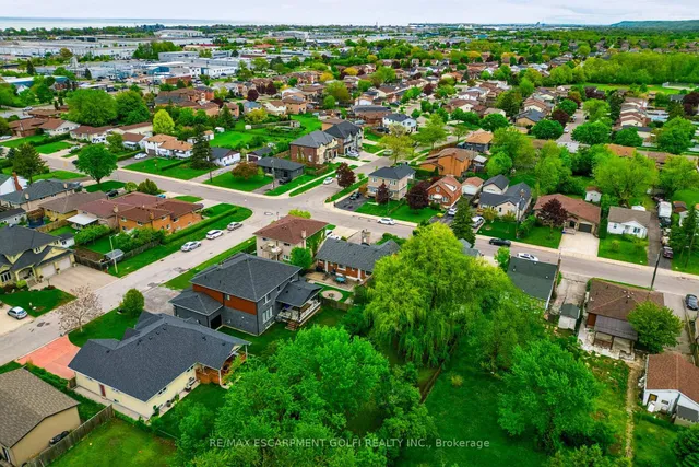 Additional image 40 of 271 Margaret Ave