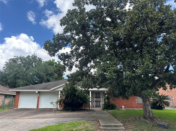 8713 Timberside Dr, Houston, TX 77025