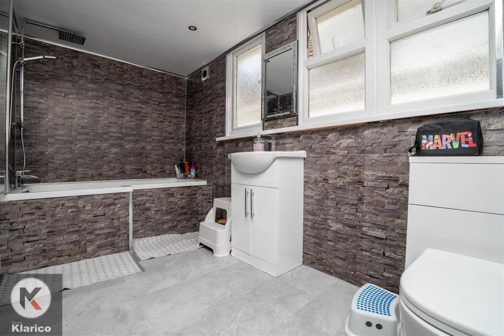 Additional image 17 of Yardley Wood Road, Moseley