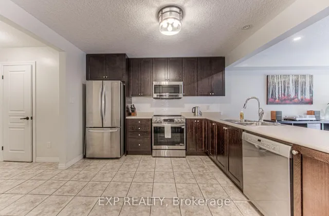 Additional image 10 of 403 Moorlands Cres