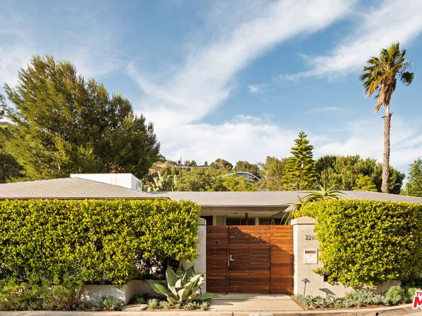 2246 Chelan Pl, Los Angeles, CA 90068