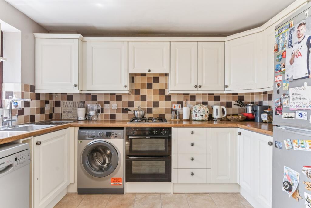 Additional image 4 of Honeymead, Welwyn, Hertfordshire, AL6 0EG