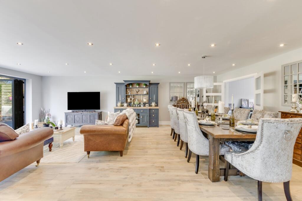 Additional image 10 of Marlborough Close, Oaklands, Welwyn, Hertfordshire, AL6
