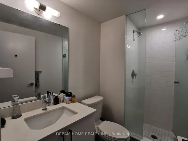 Additional image 20 of 27 Bathurst St Unit 617