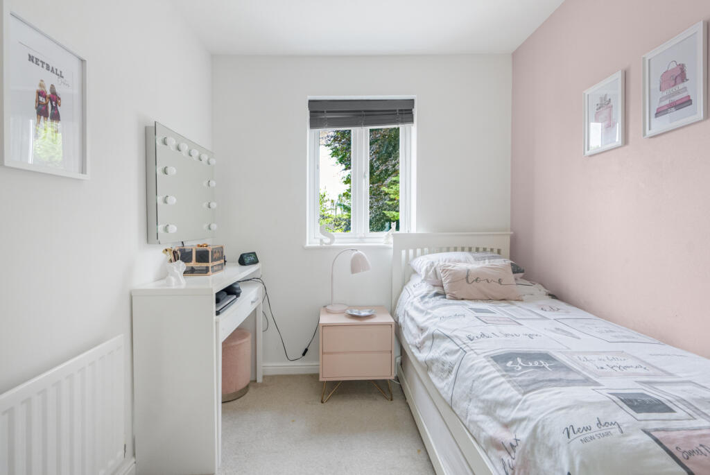 Additional image 19 of Laburnum Grove, St. Albans, Hertfordshire, AL2