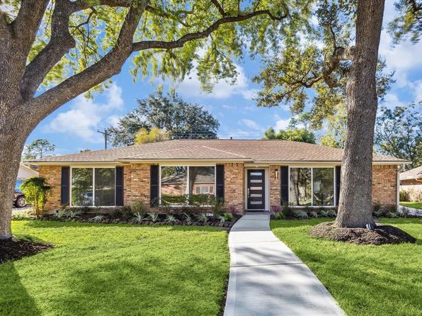 2306 Walnut Bend Ln, Houston, TX 77042