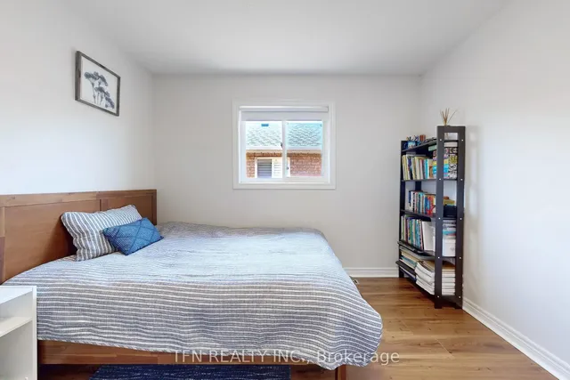 Additional image 27 of 851 Clemens Cres