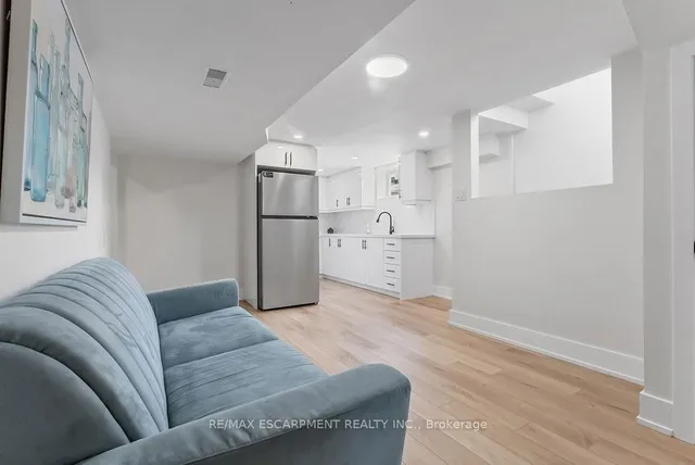 Additional image 27 of 71 Glassco Ave