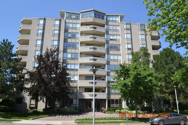8 Village Green Blvd Unit 811