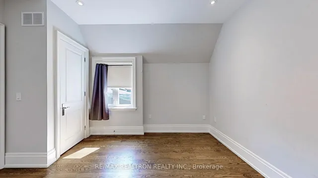 Additional image 28 of 71 Deloraine Ave