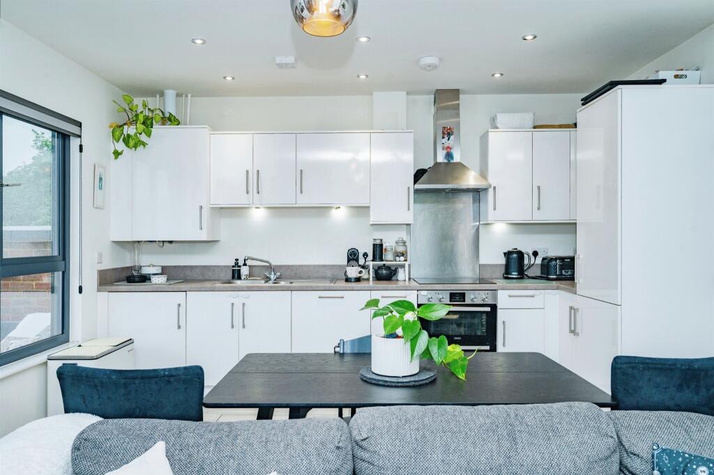 Additional image 5 of Sun Lane, Harpenden