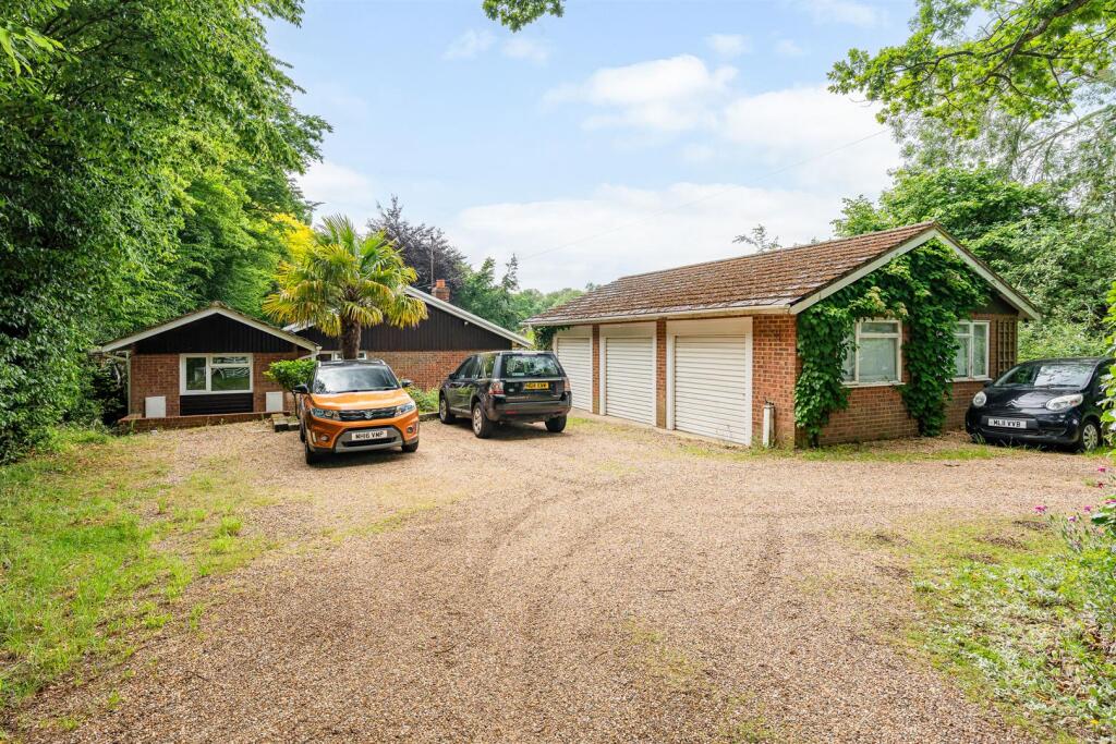 Additional image 21 of Burnham Green Road, Welwyn