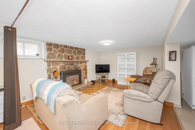 Additional image 30 of 327 East 42nd St