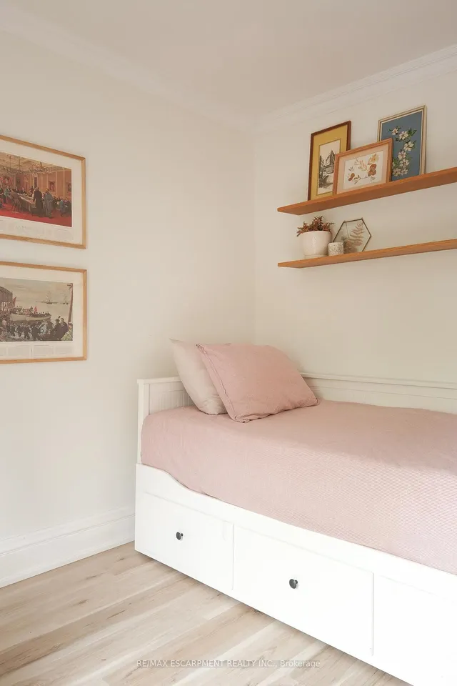 房产图片 27 - 505 Queensdale Ave