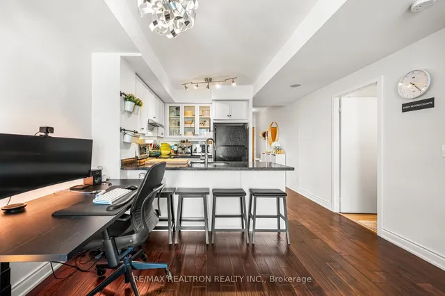 Additional image 7 of 168 King St Unit 1111