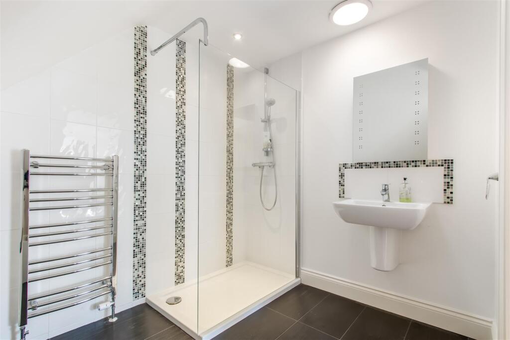 Additional image 19 of Georges Wood Road, Brookmans Park