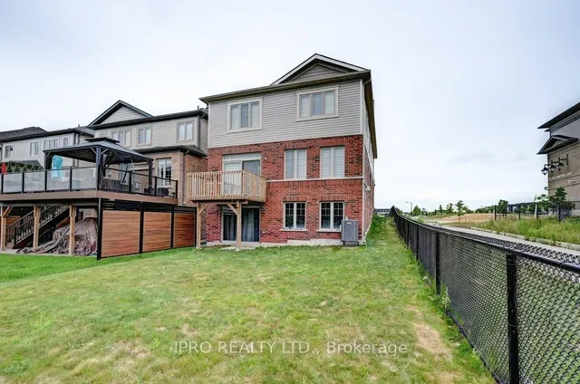 Additional image 42 of 624 Beckview Cres