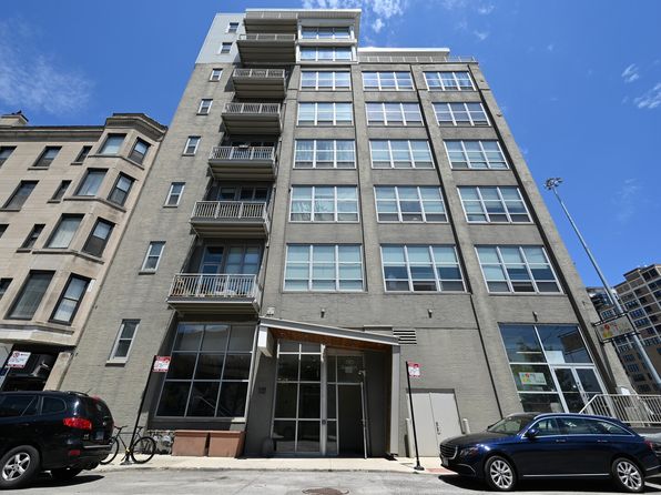 770 W Gladys Ave #606, Chicago, IL 60610