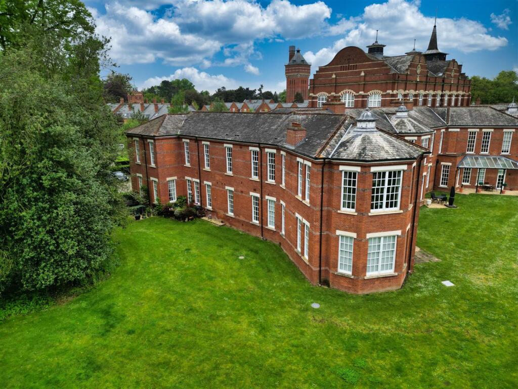 Additional image 18 of Beningfield Drive, London Colney, St. Albans