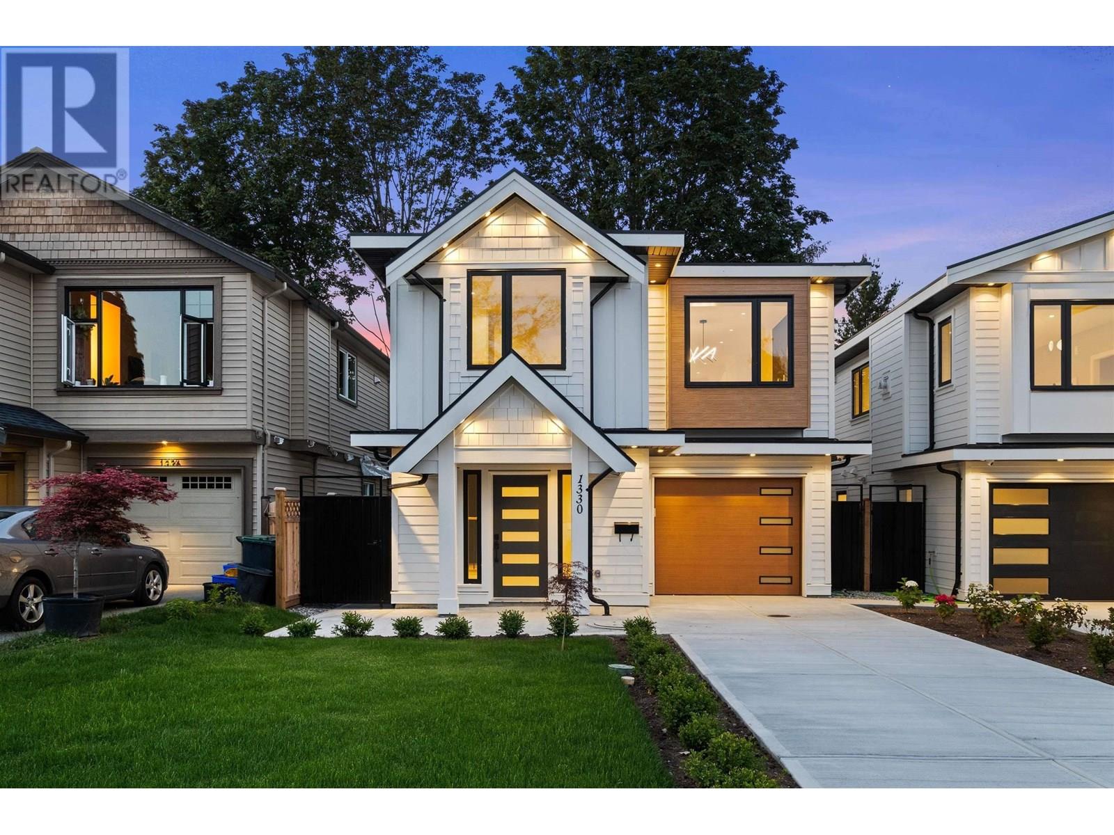 1330 W 15TH STREET|North Vancouver, British Columbia V7P1N2