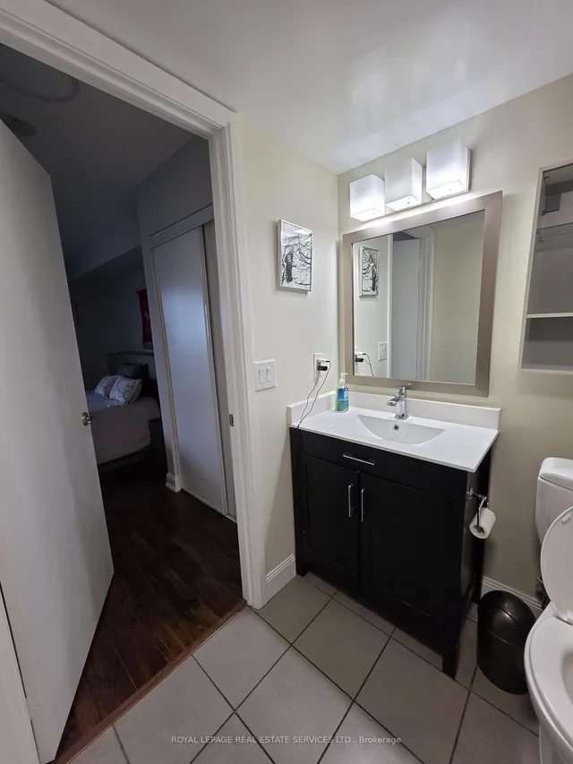 Additional image 6 of 2191 Yonge St Unit 1804