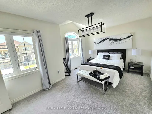 Additional image 4 of 7 Antoine St