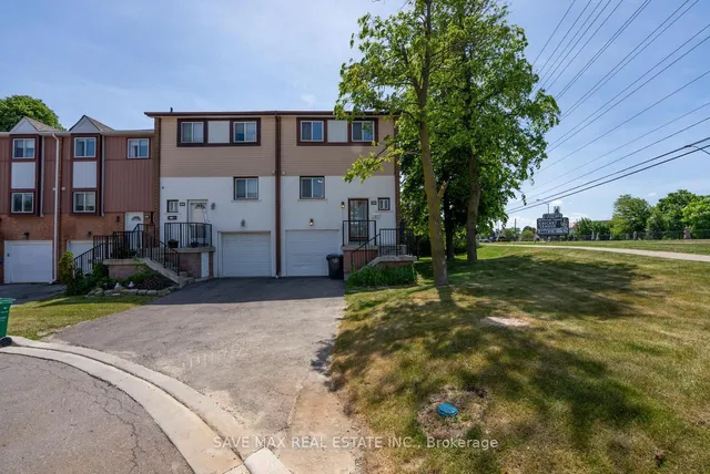 62 Moregate Cres