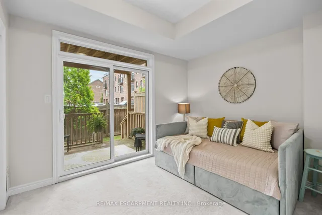 Additional image 27 of 215 Dundas St Unit 53