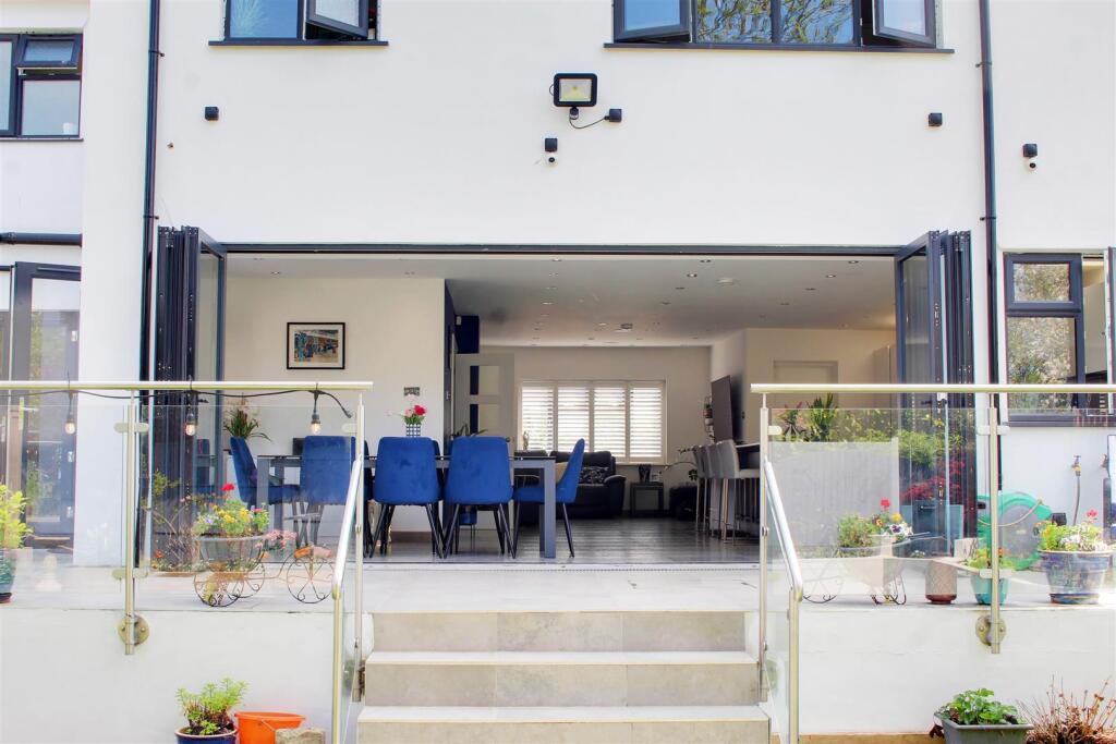 Additional image 38 of Moffats Lane, Brookmans Park