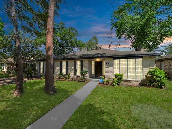 9406 Vickijohn Dr, Houston, TX 77031